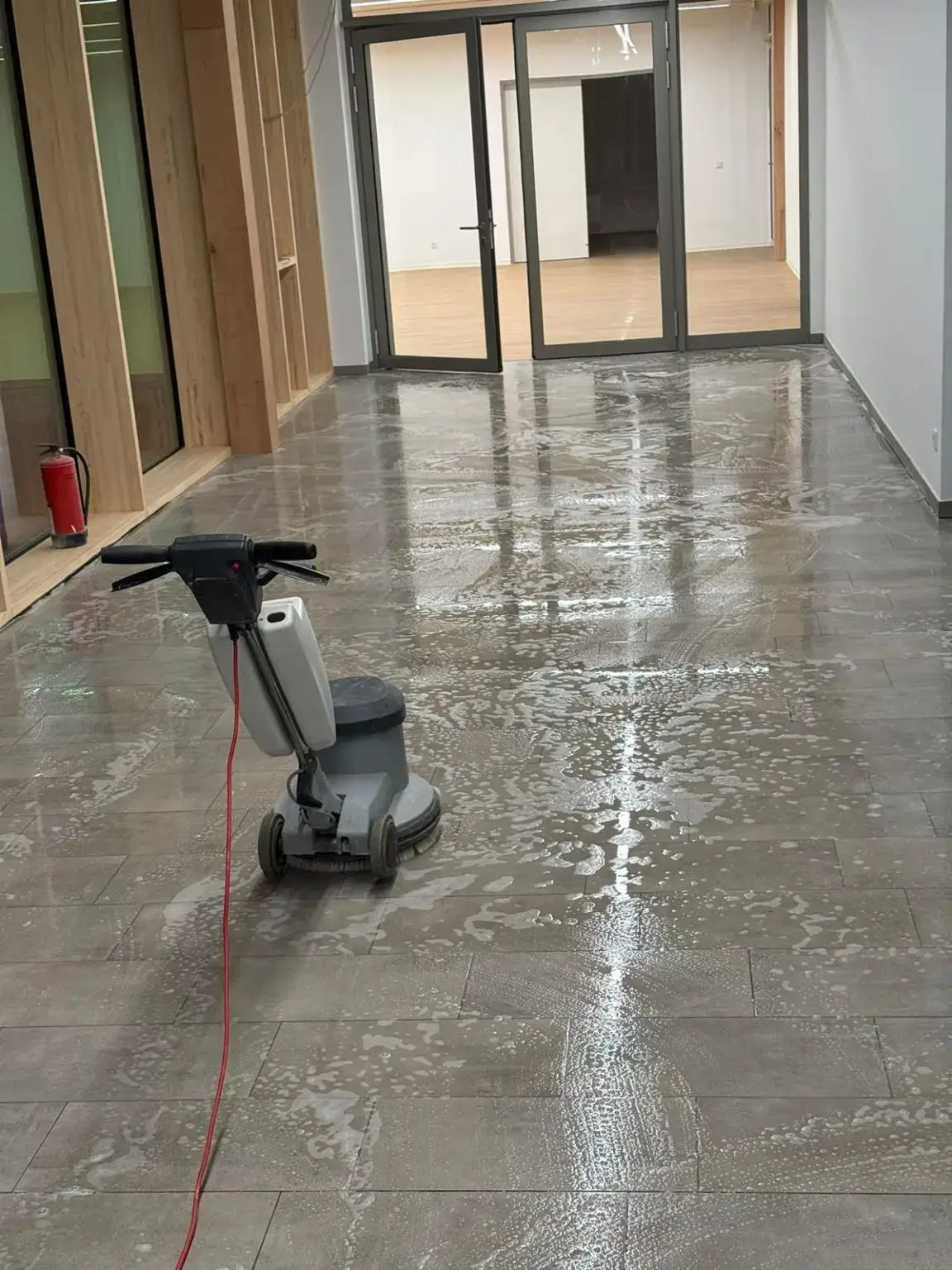 Professionelle Gebäudereinigung durch K&C